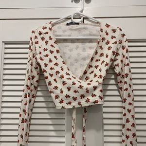 Crisscross V-neck Long Sleeve